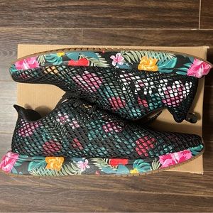 NOBULL midnight floral mesh runner